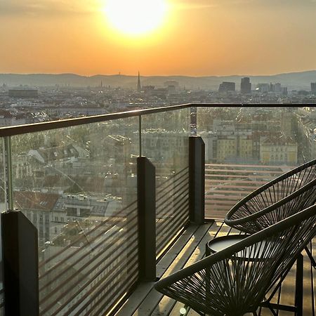 Panorama Sky Apartment I Rooftop Pool I Metro Station فيينا المظهر الخارجي الصورة