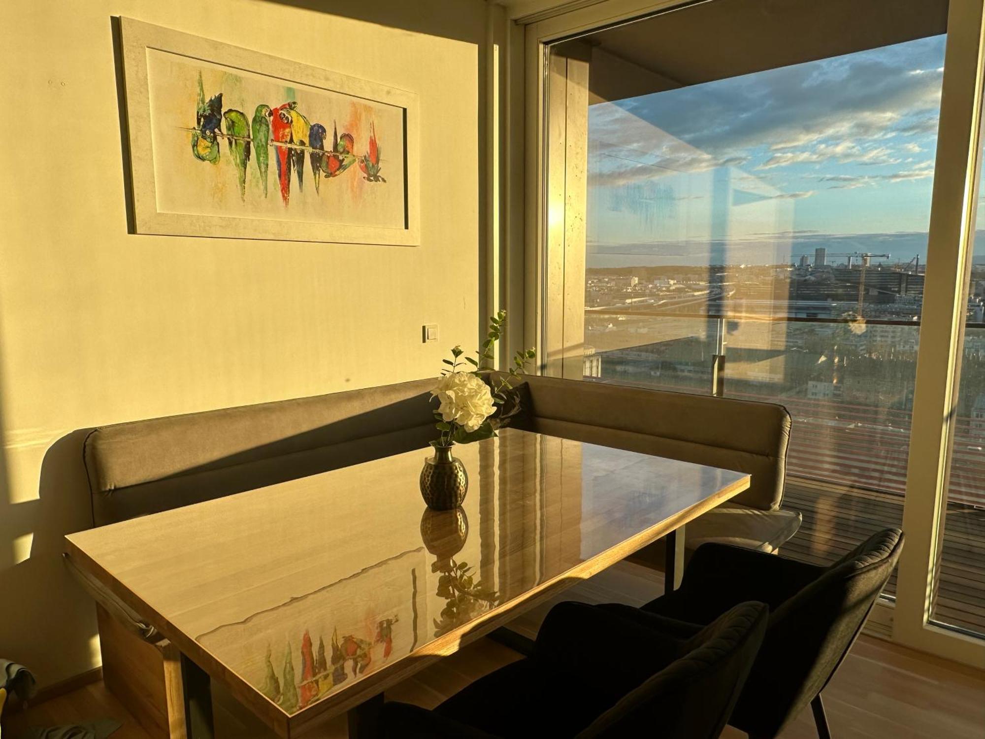 Panorama Sky Apartment I Rooftop Pool I Metro Station فيينا المظهر الخارجي الصورة