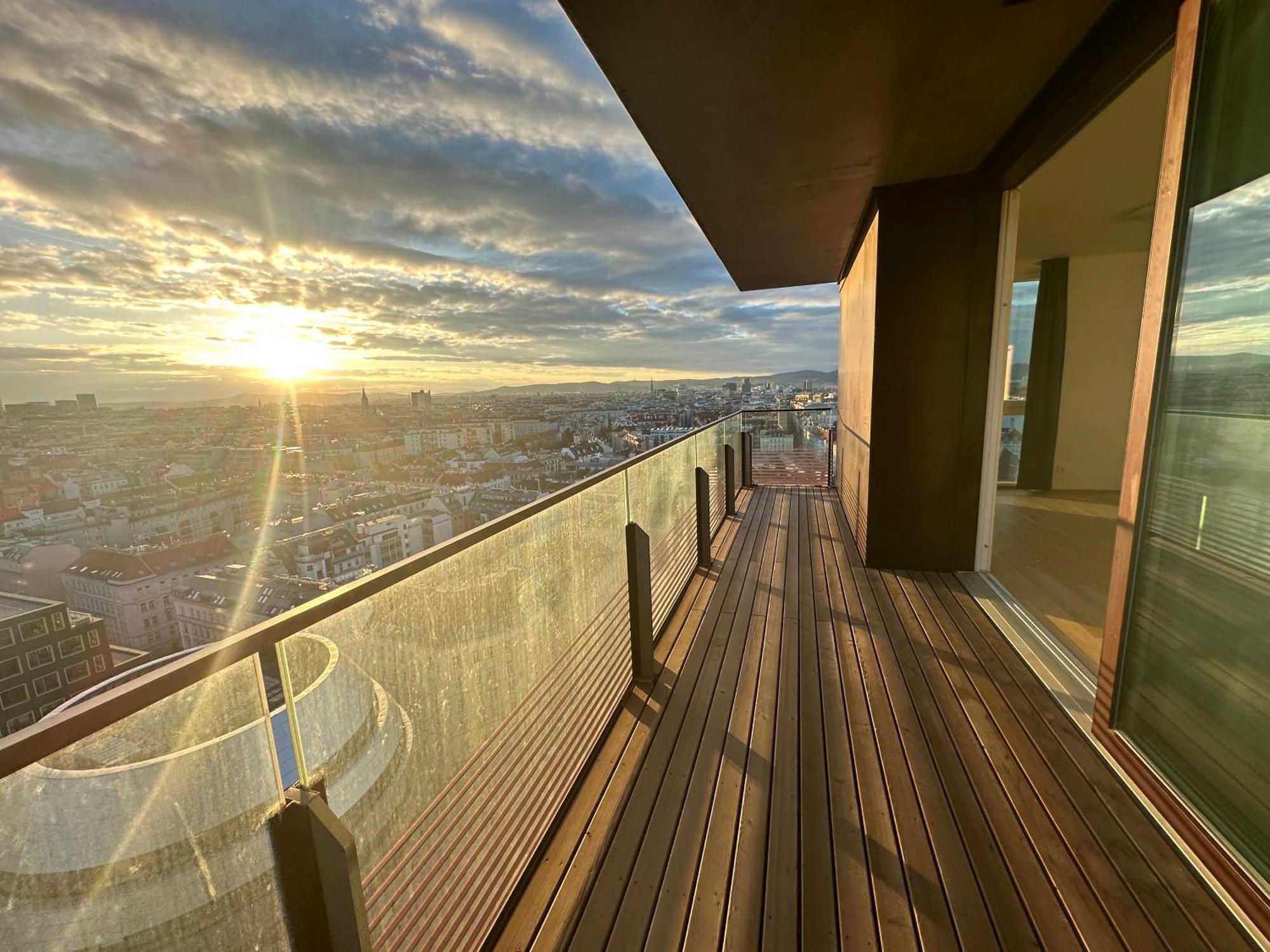 Panorama Sky Apartment I Rooftop Pool I Metro Station فيينا المظهر الخارجي الصورة